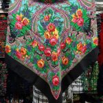 خرید اینترنتی چارقد رنگ تیره مشکی طرح دار
